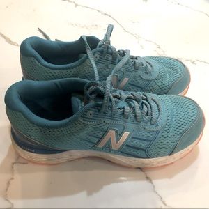 Girls New Balance sneakers size 5 (big kids)